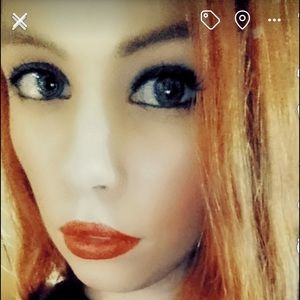 Meet your Posher, Claire